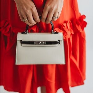 Elegant Cream Handbag